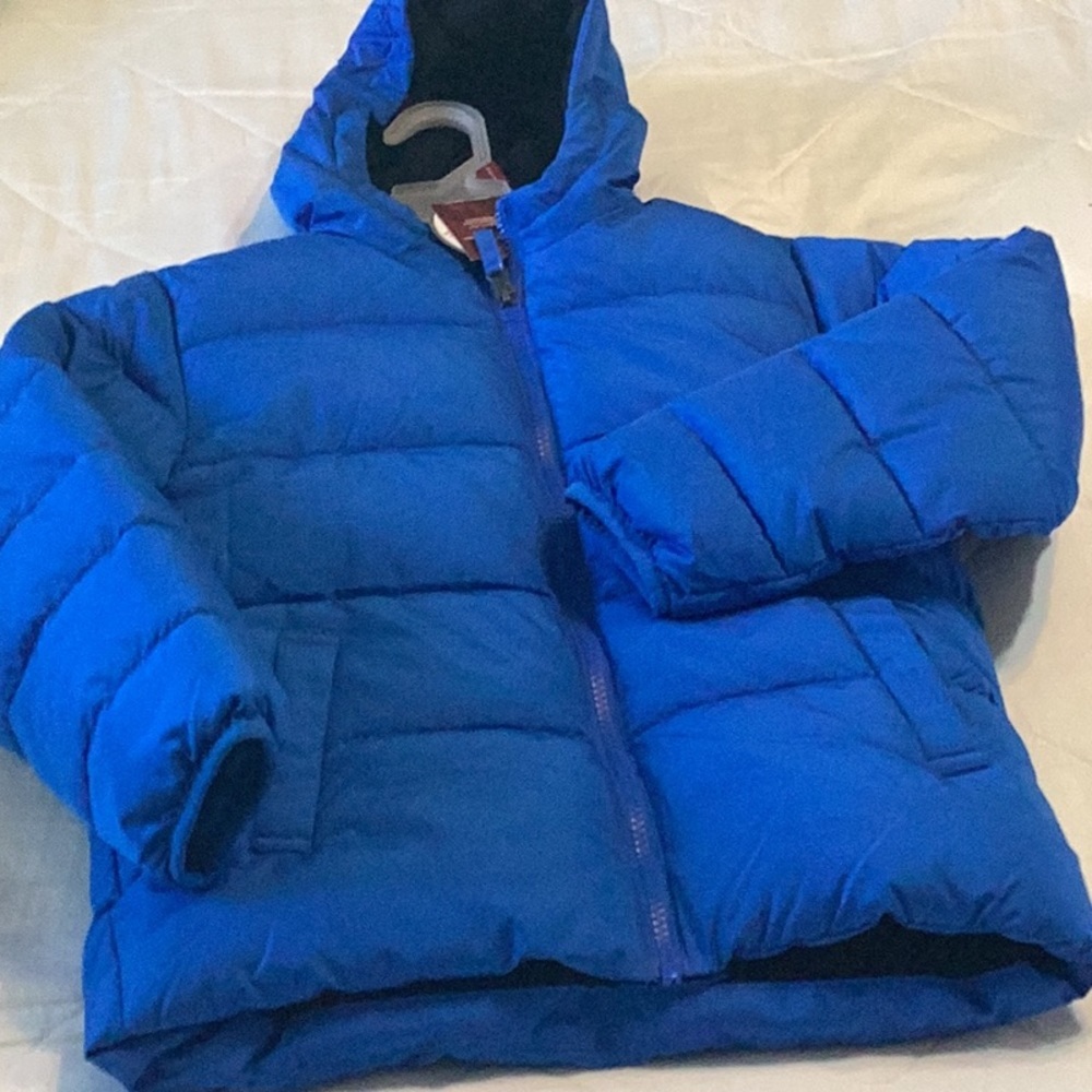 Boys size 6/7 Swiss tech blue puffer winter jacket. NWT.